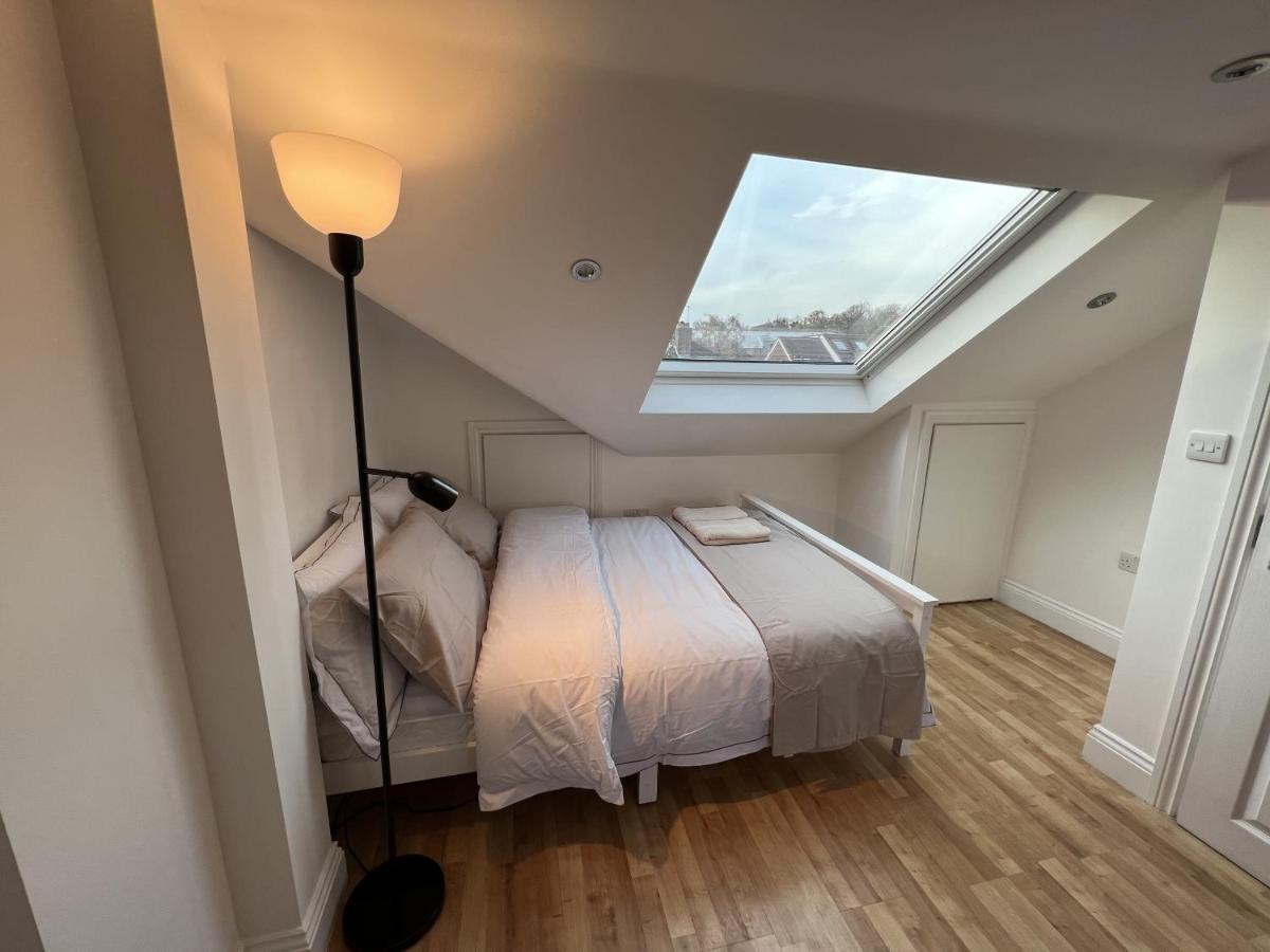 4 Wharncliffe Drive Guest house Hanwell
