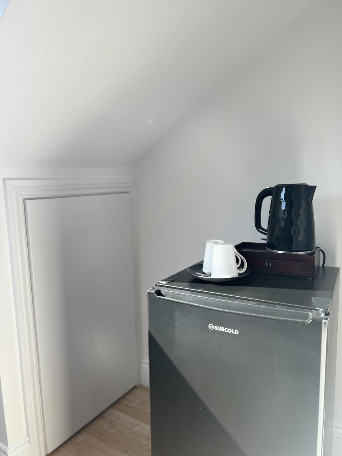 Guest house 4 Wharncliffe Drive
