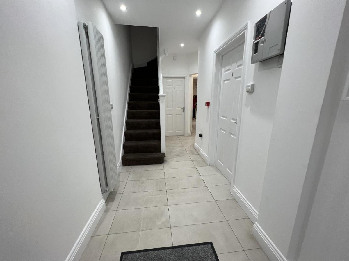 Guest house 4 Wharncliffe Drive *
