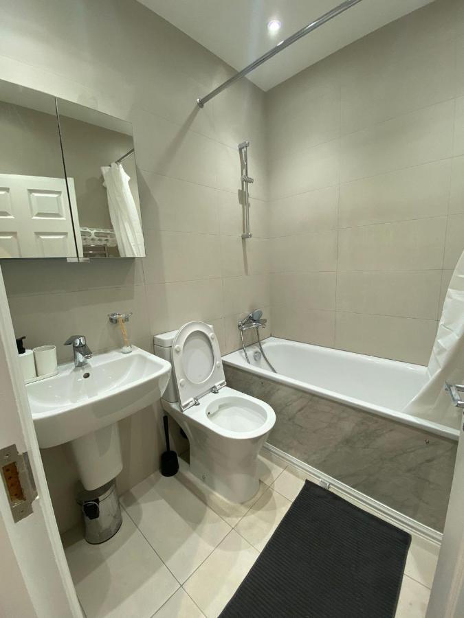 Guest house 4 Wharncliffe Drive *