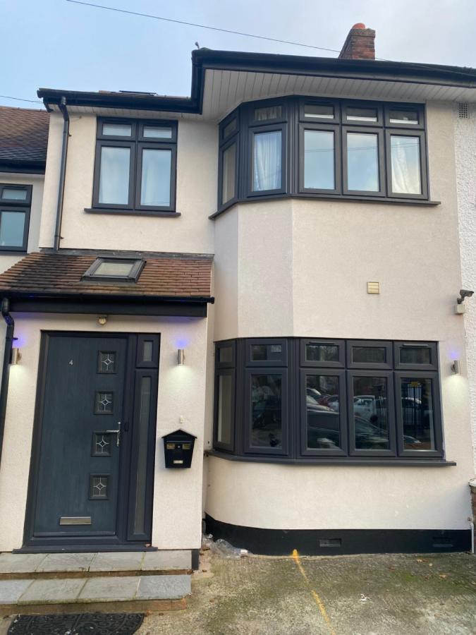 4 Wharncliffe Drive Guest house *