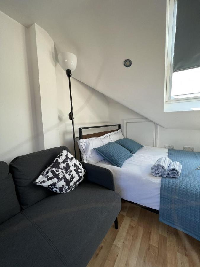 Guest house 4 Wharncliffe Drive